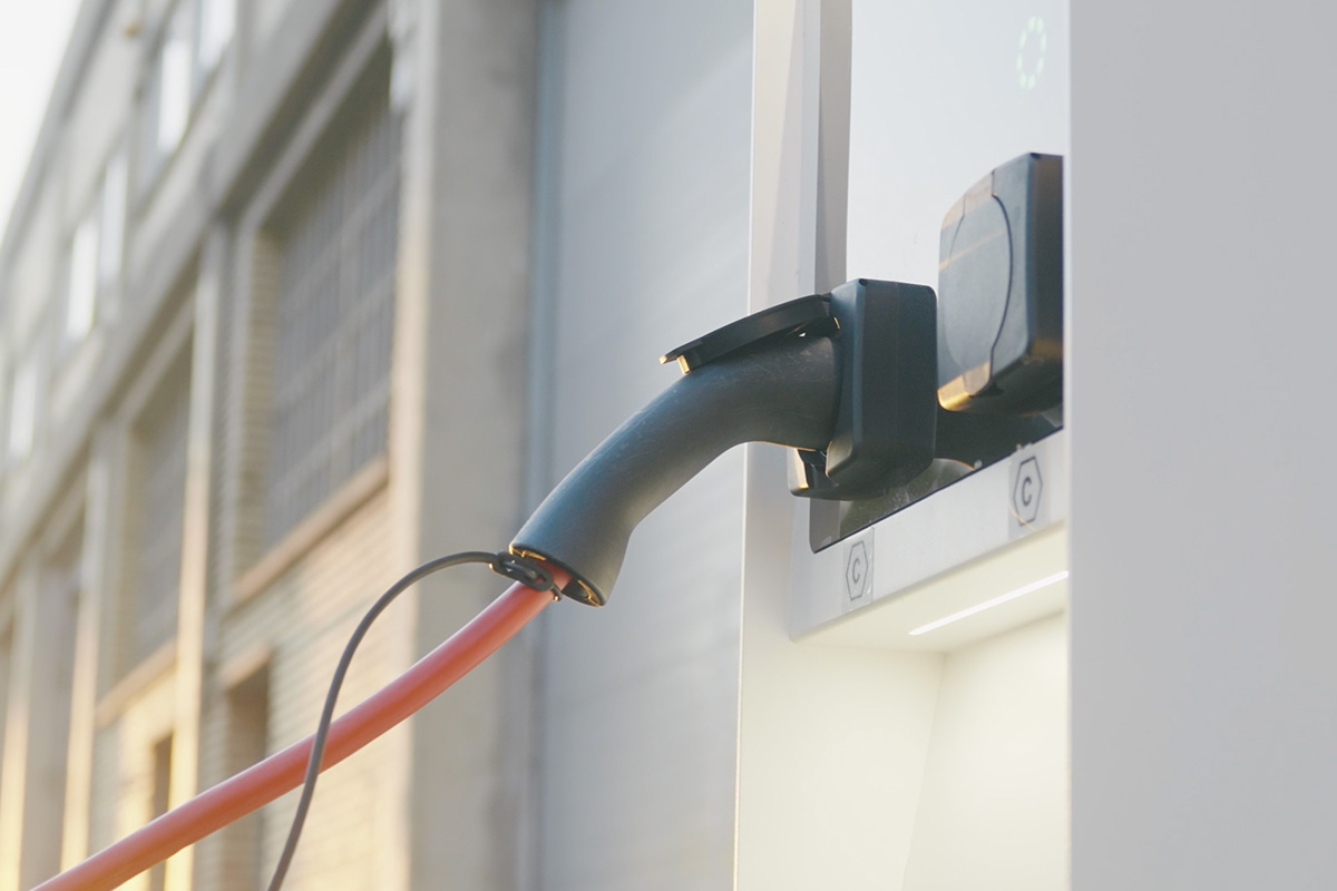 sostenibilidad con el cargador eléctrico de Zaforsa